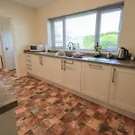 Laal Field House Casa de Férias *