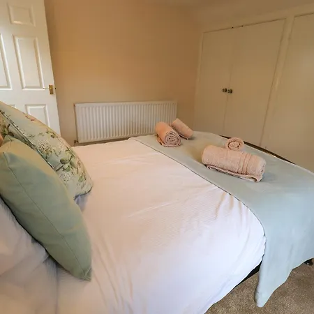 بيت للعطل Laal Field House *