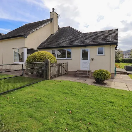 Laal Field House بيت للعطل