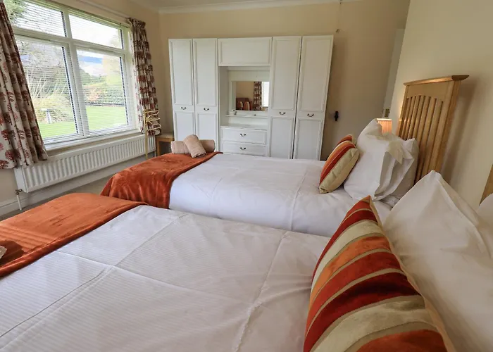 Laal Field House بيت للعطل