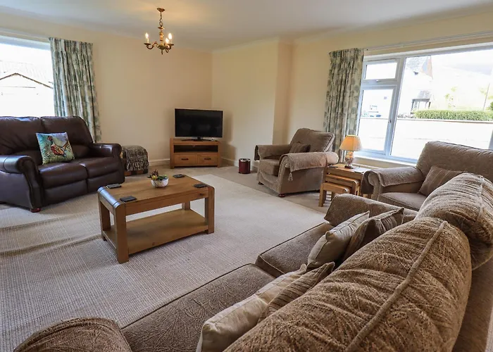 Laal Field House بيت للعطل