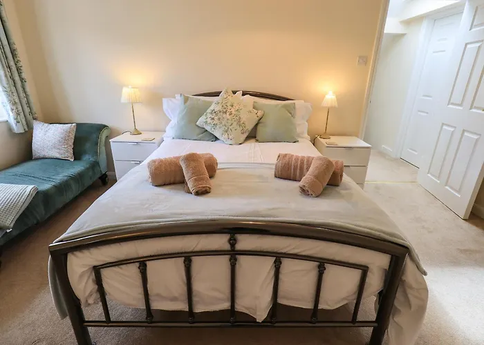 Laal Field House بيت للعطل