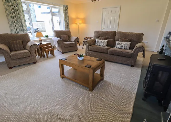 Laal Field House كيسويك