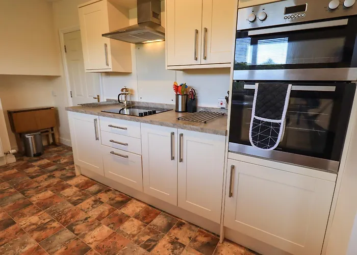 Laal Field House بيت للعطل